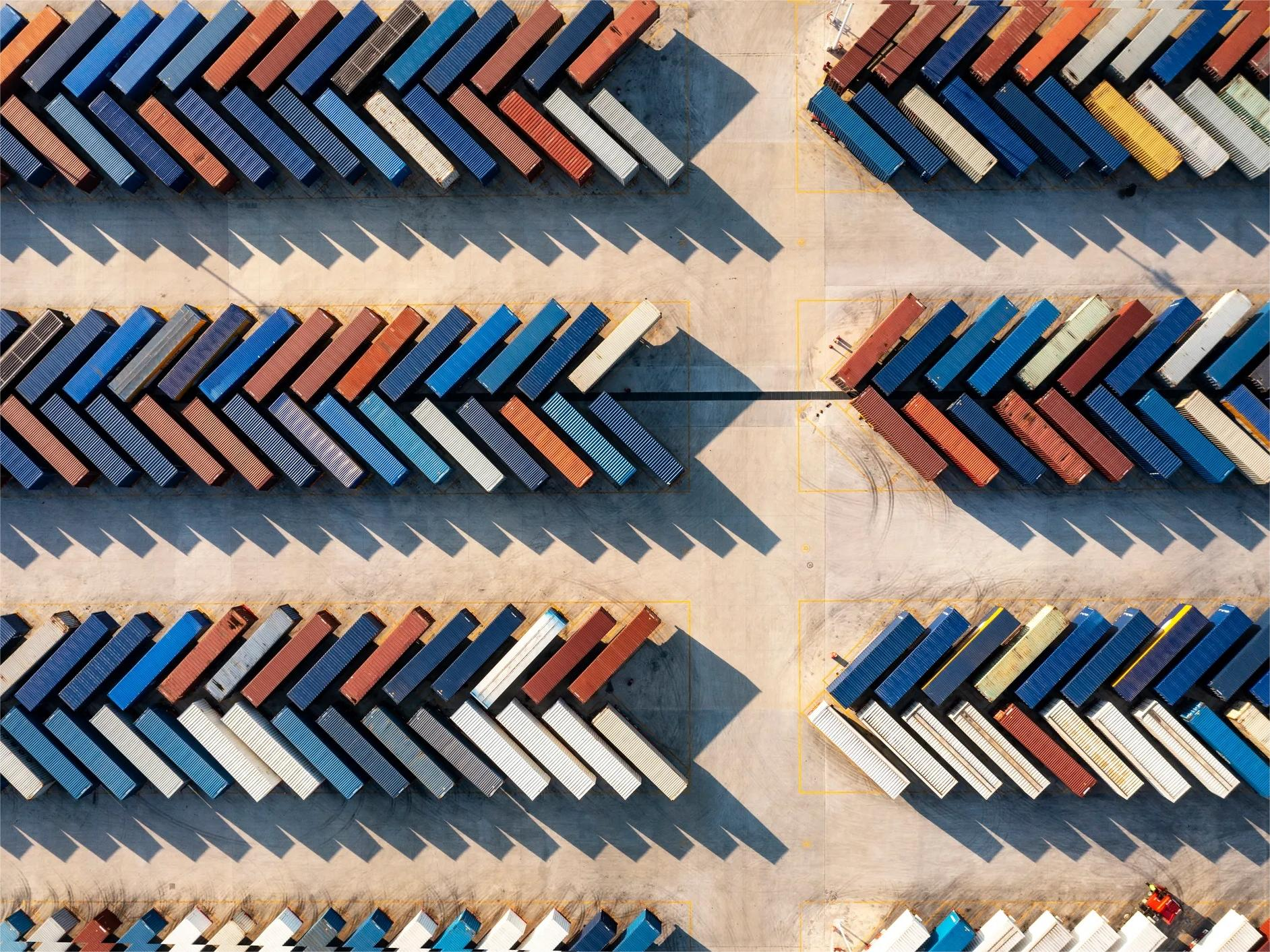 Comparison table of global shipping methods and transit times